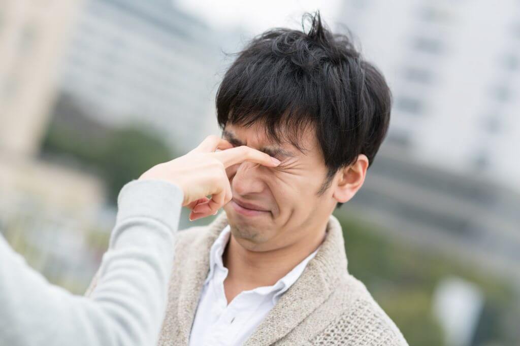 目線、目の動きで解る心理！ 嘘をつく時の視線とは？ もてろぐ